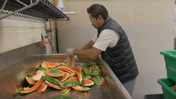 Milwaukee grocer transforms food waste into energy